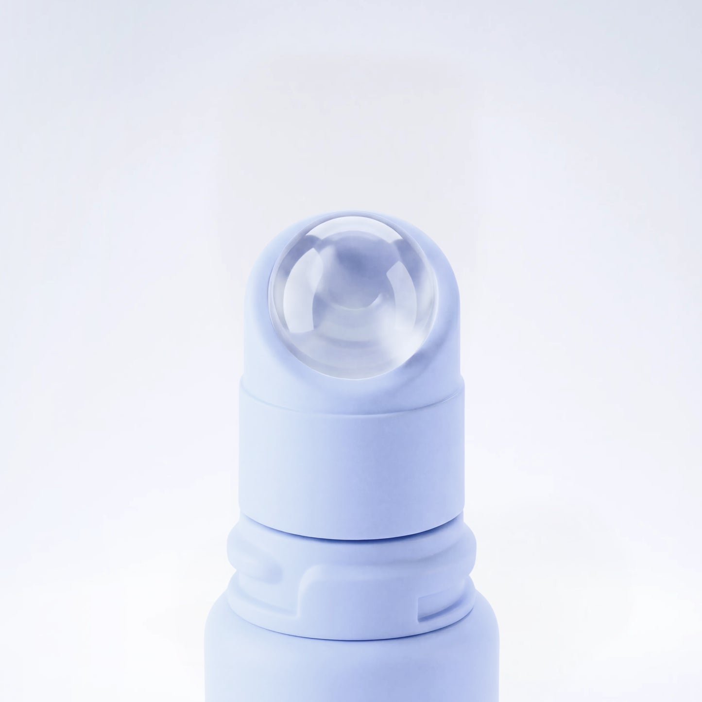 Applicator tip of peptide lip conditioner for precise and smooth application